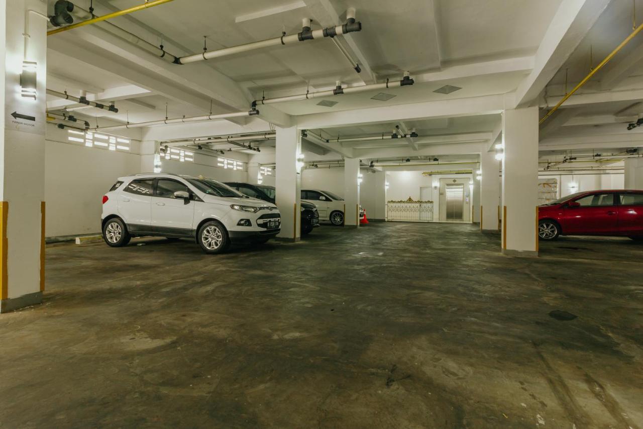 Urbanest Inn House Slipi Jakarta Bagian luar foto