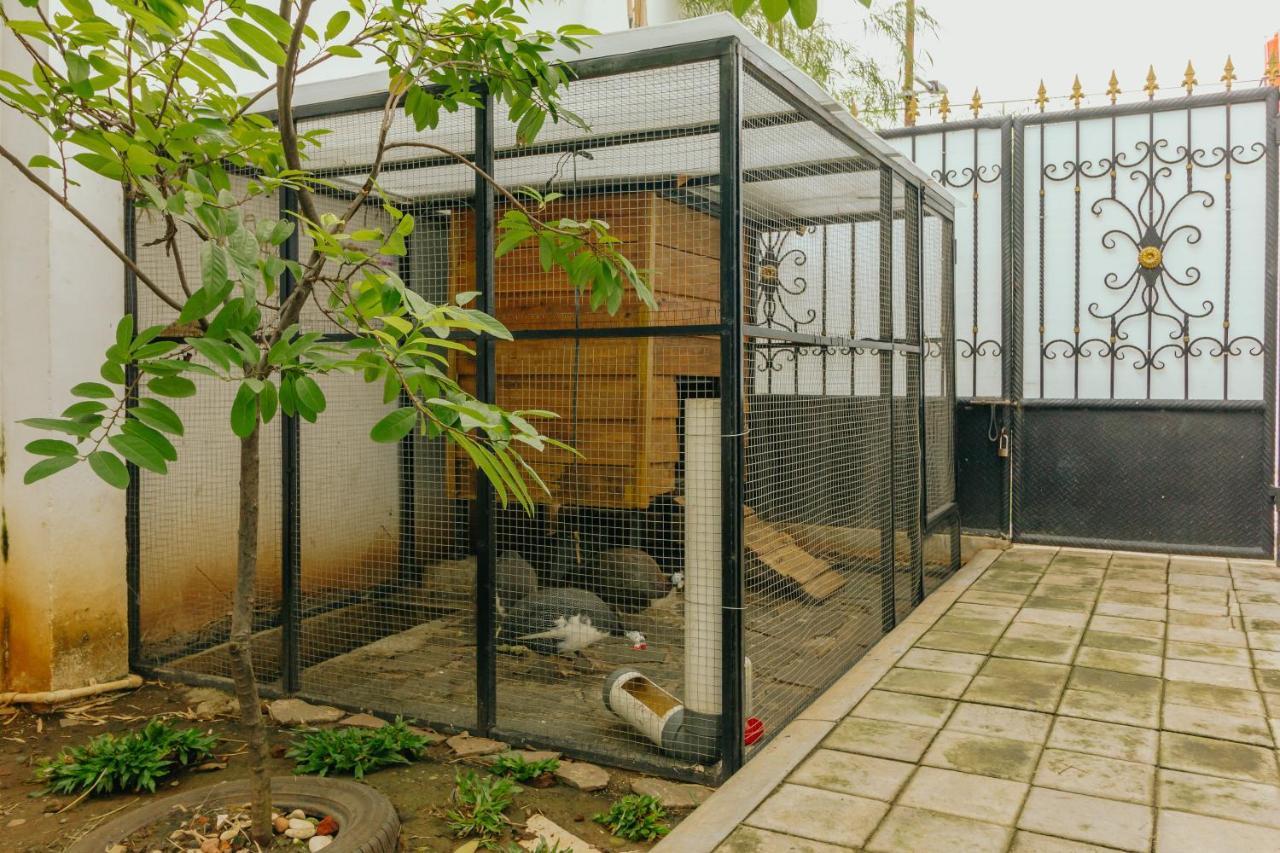 Urbanest Inn House Slipi Jakarta Bagian luar foto