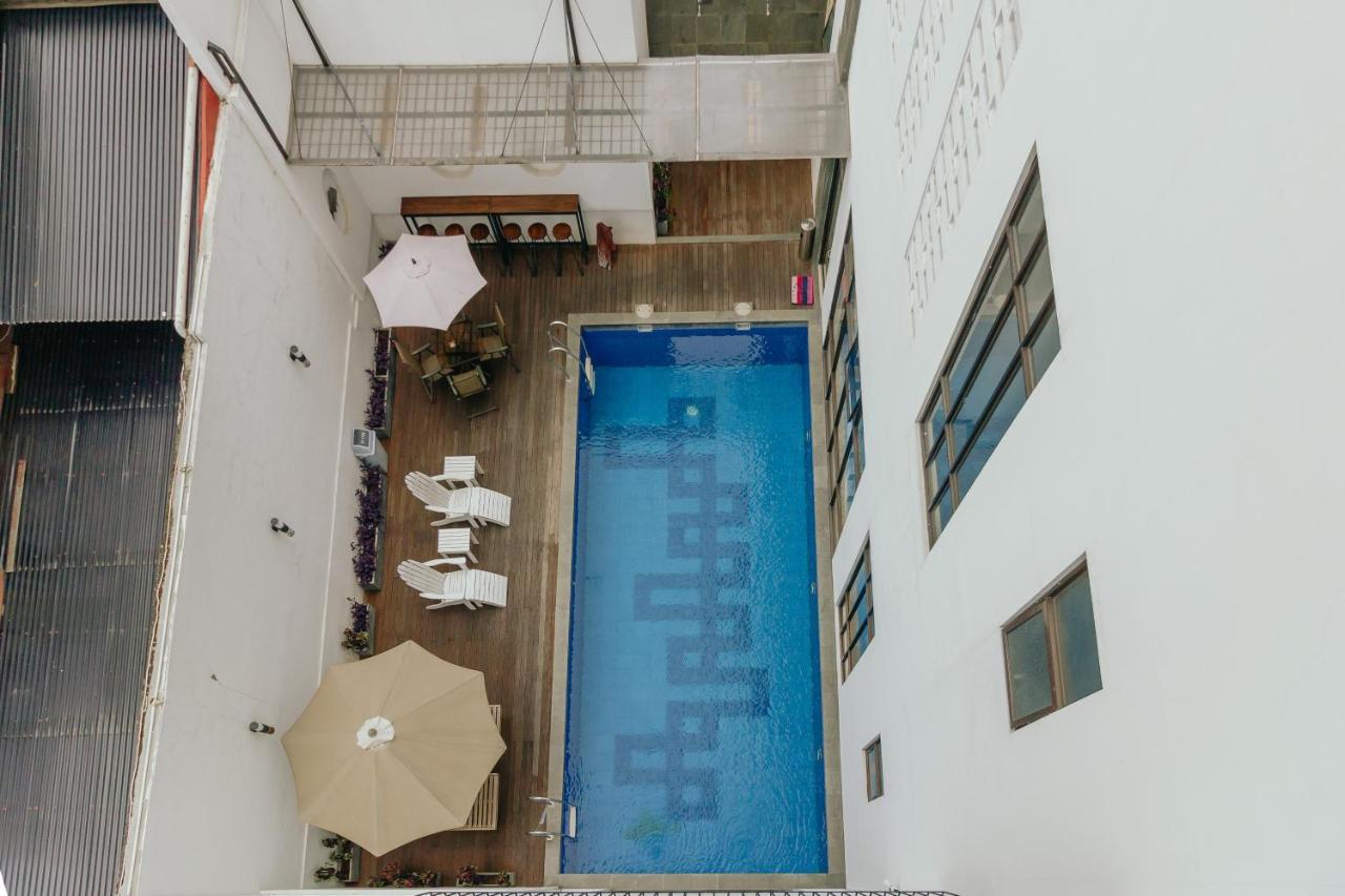 Urbanest Inn House Slipi Jakarta Bagian luar foto