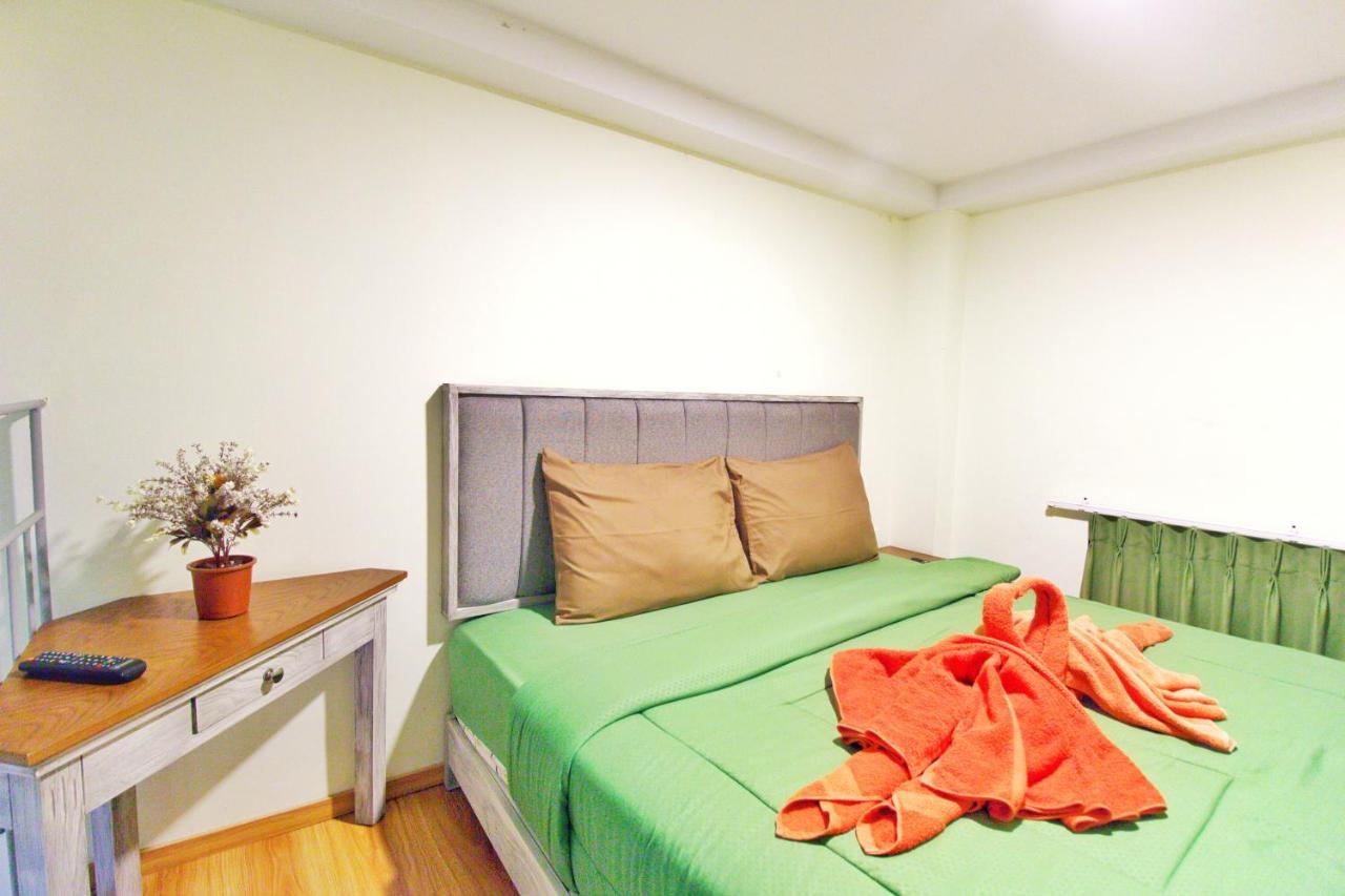 Urbanest Inn House Slipi Jakarta Ruang foto