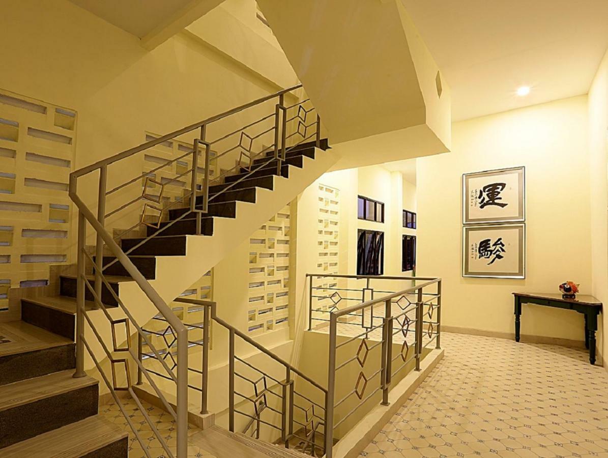 Urbanest Inn House Slipi Jakarta Bagian luar foto