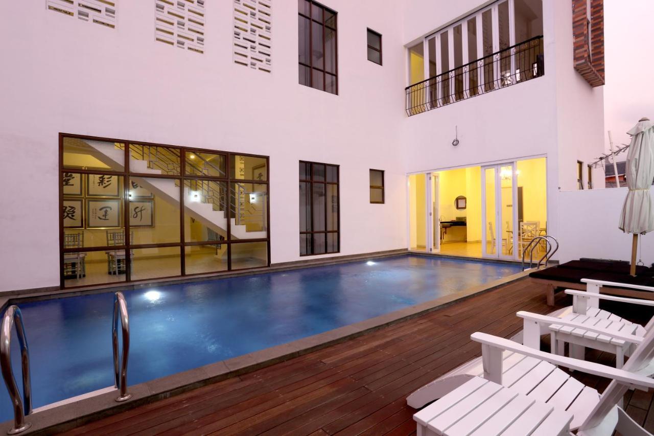 Urbanest Inn House Slipi Jakarta Bagian luar foto